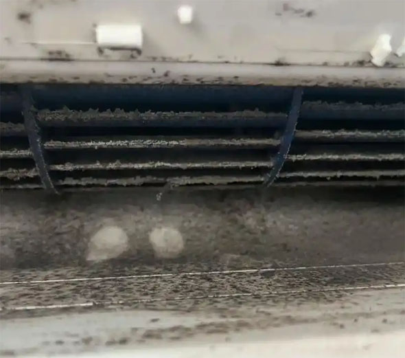 爱辉空调吹的风有股烧焦味是怎么回事